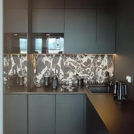 Hanza Tower Apartment *